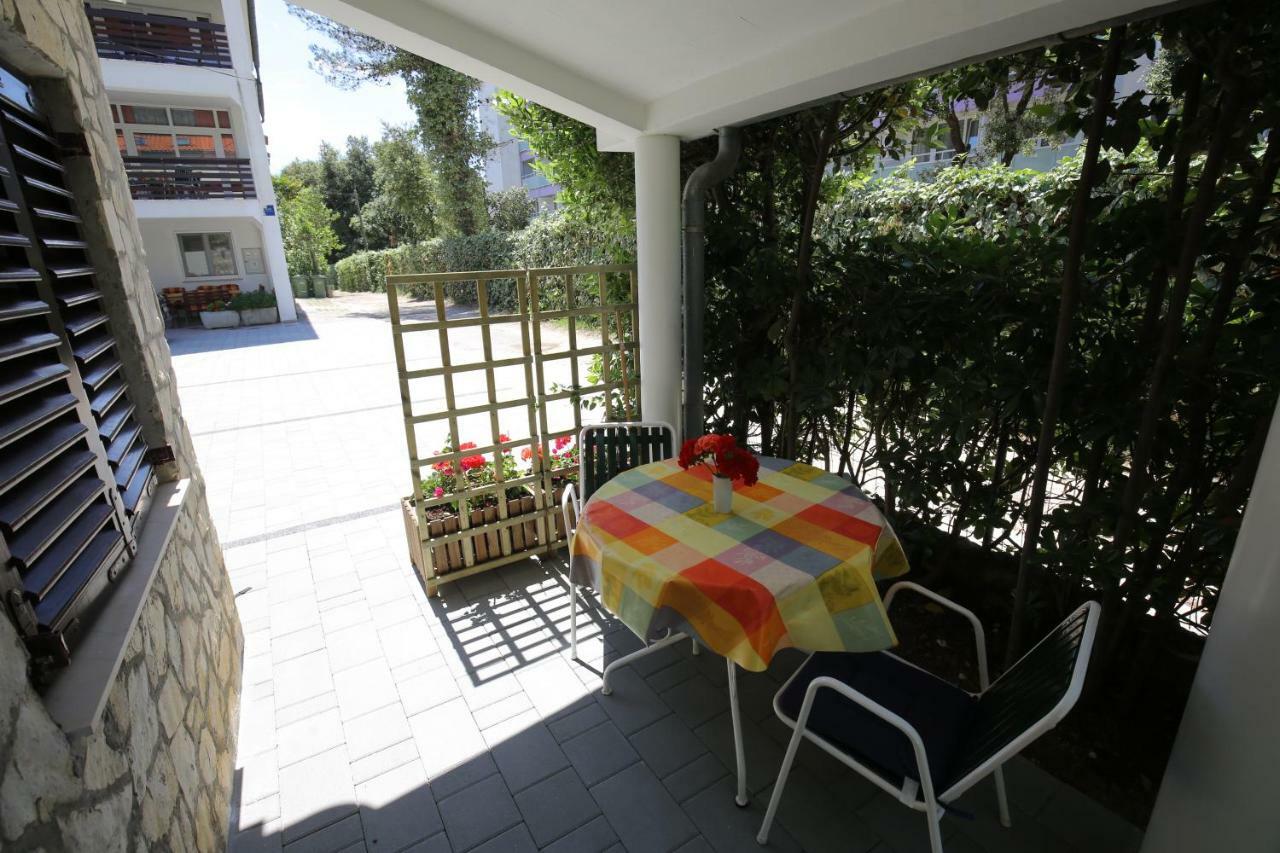 Apartments Paleka Petrcane Esterno foto