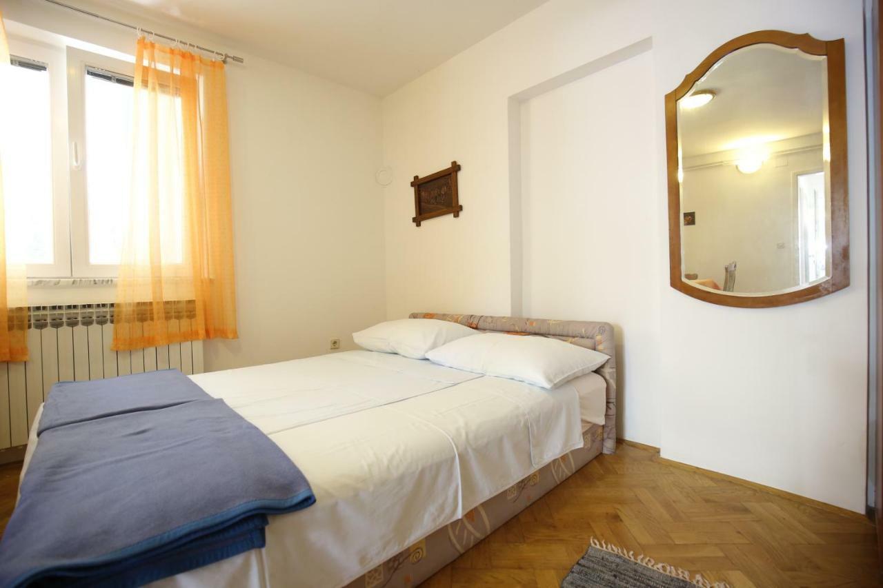 Apartments Paleka Petrcane Esterno foto